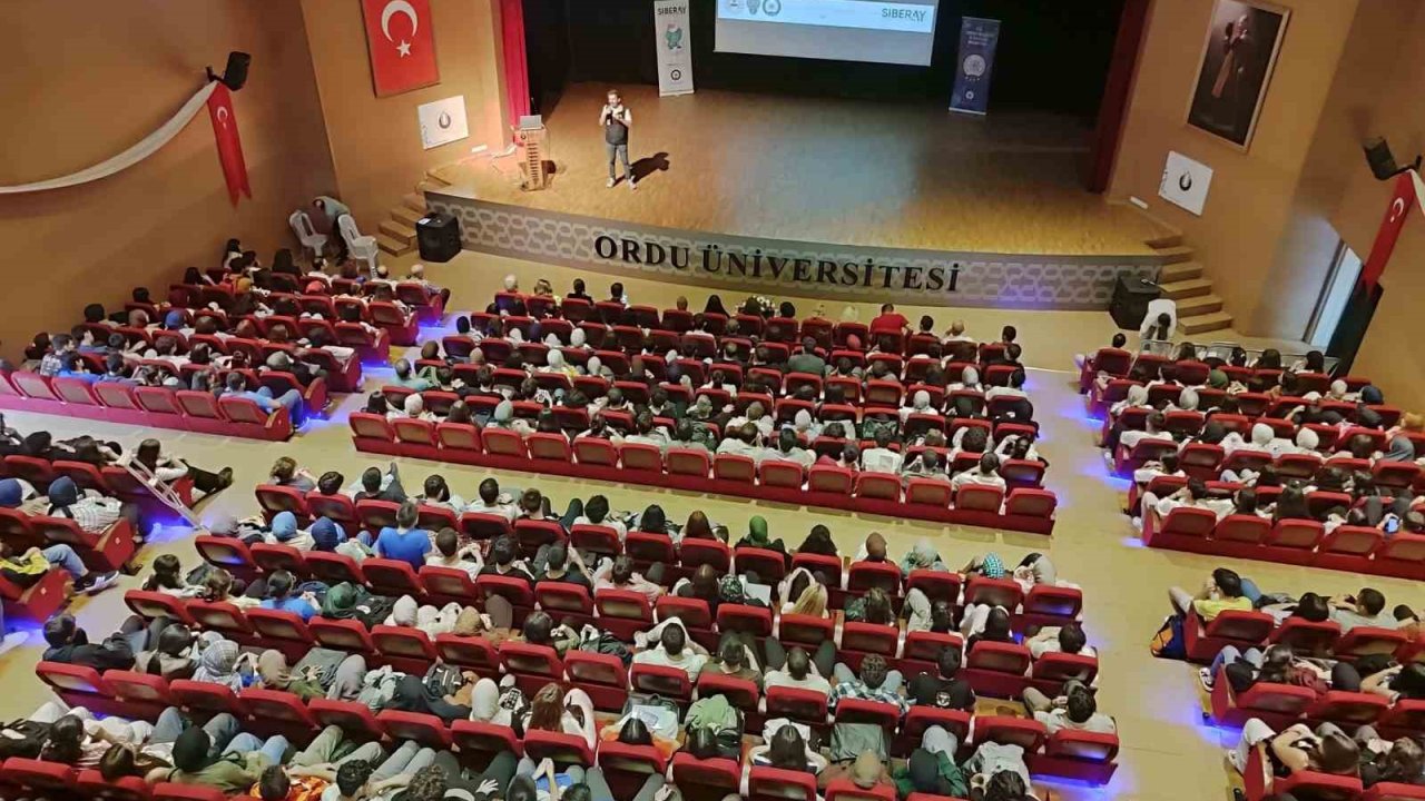 Ordu’da üniversite öğrencileri, siber suçlara karşı bilgilendirildi