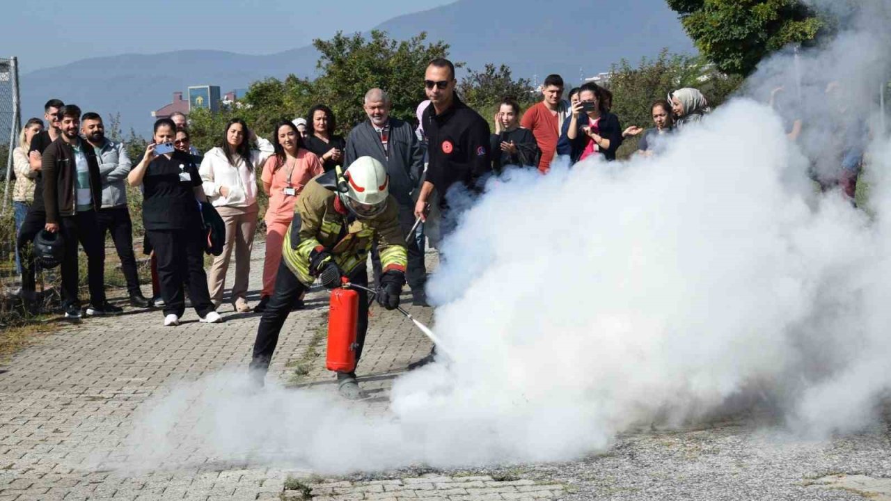 Yangınla mücadele eğitimi verildi