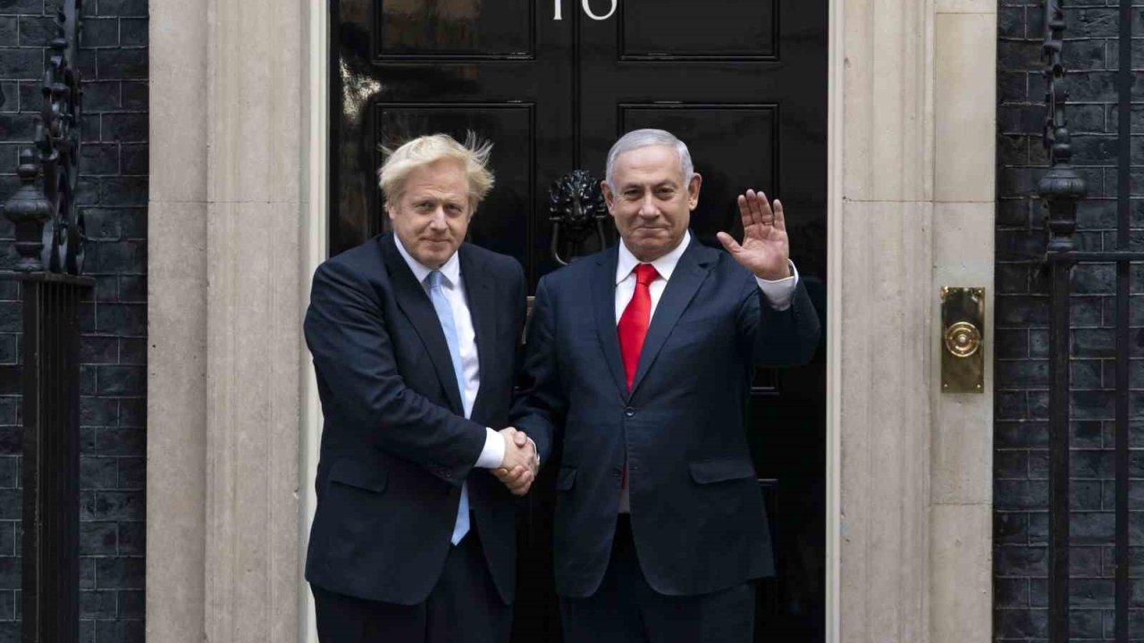 İngiltere’nin eski Başbakanı Johnson: “Netanyahu’nun kullandığı şahsi banyomda dinleme cihazı bulundu"