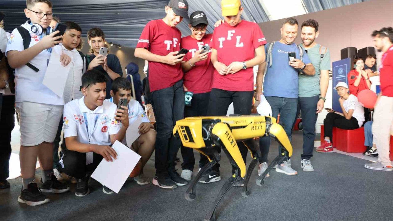 TEKNOFEST’te ’Robot Mext’ için sevgi yarışı