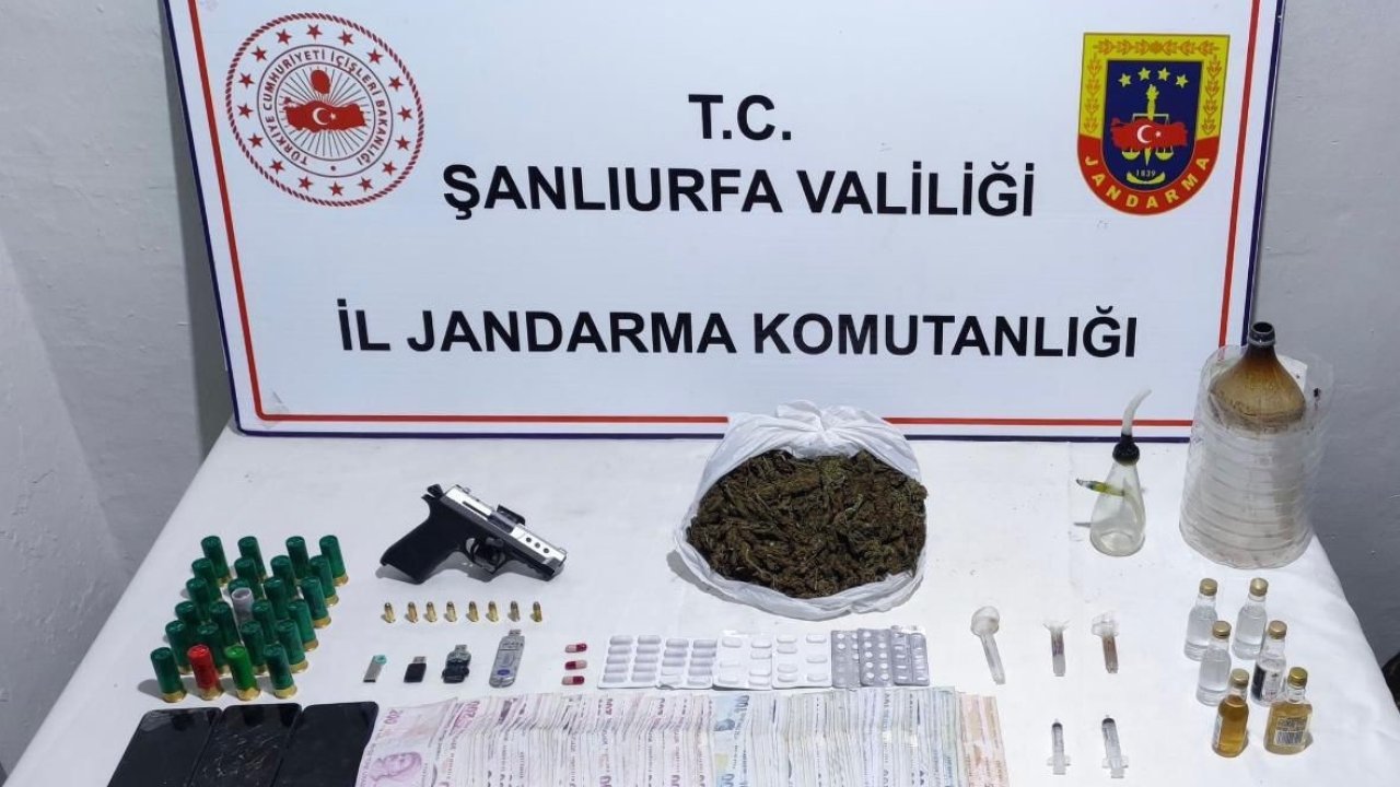 Siverek’te jandarma ekiplerince uyuşturucu ve silah ele geçirildi