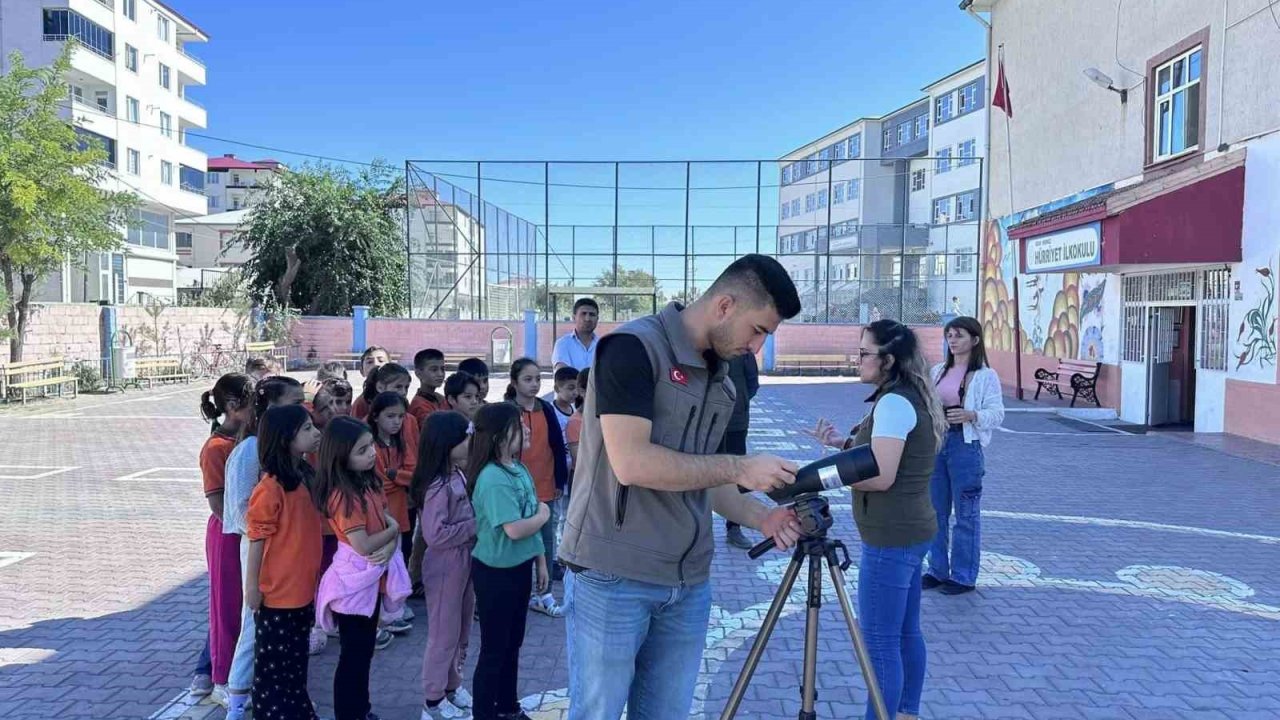 Iğdır’da öğrenciler için kuş gözlem etkinliği düzenlendi