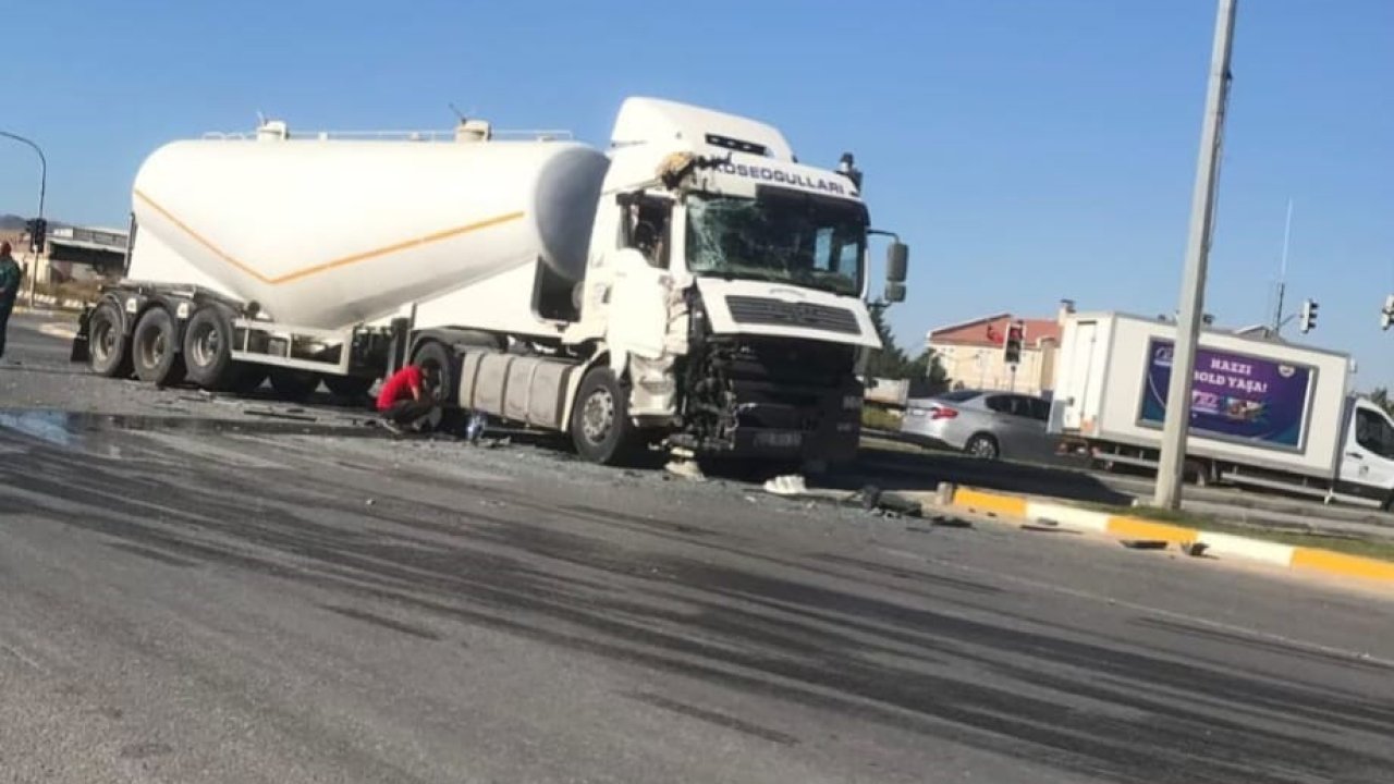 Ankara’da tır ile belediye otobüsünün çarpıştığı kazada 2 kişi yaralandı