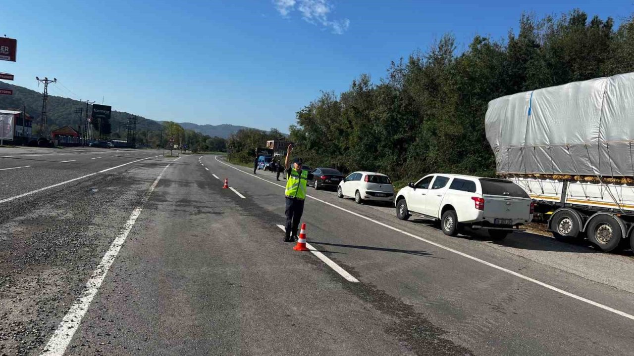 Jandarma ekiplerinden Trafik ve Asayiş Denetimi