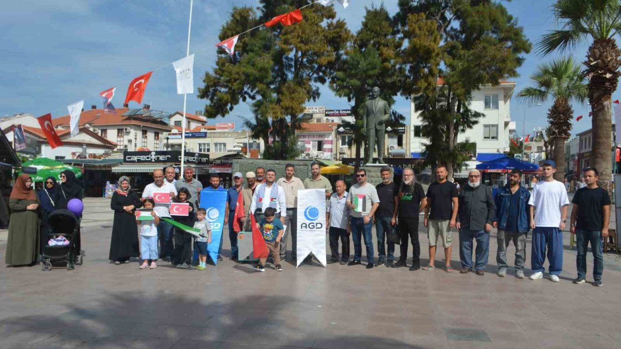 Ayvalık’ta Anadolu Gençlik Derneği’nden İsrail’e sert tepki