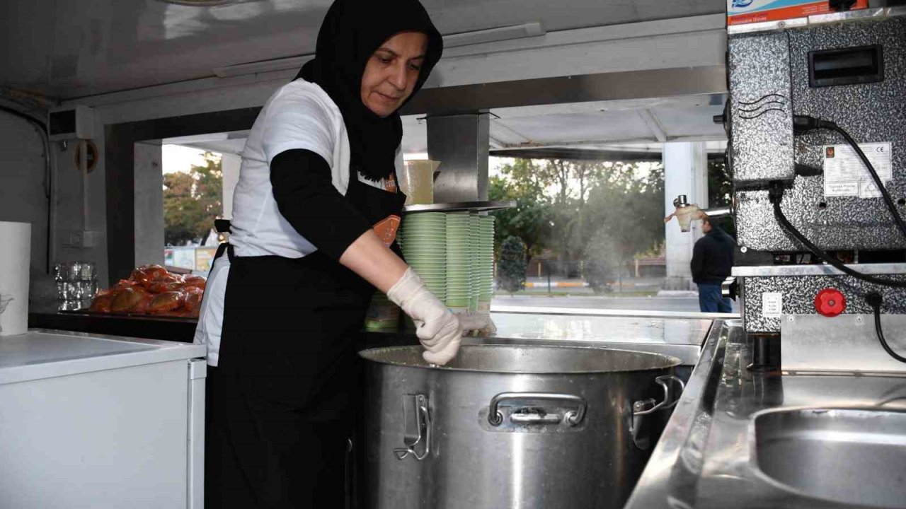 Gençlerin “Günaydın Çorbası” Büyükşehir’den