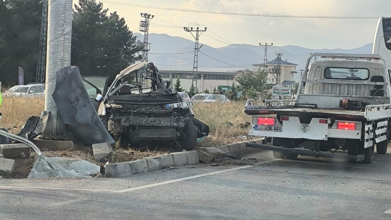 Malatya’da yolcu otobüsü ile otomobil çarpıştı: 1 ölü, 1 yaralı