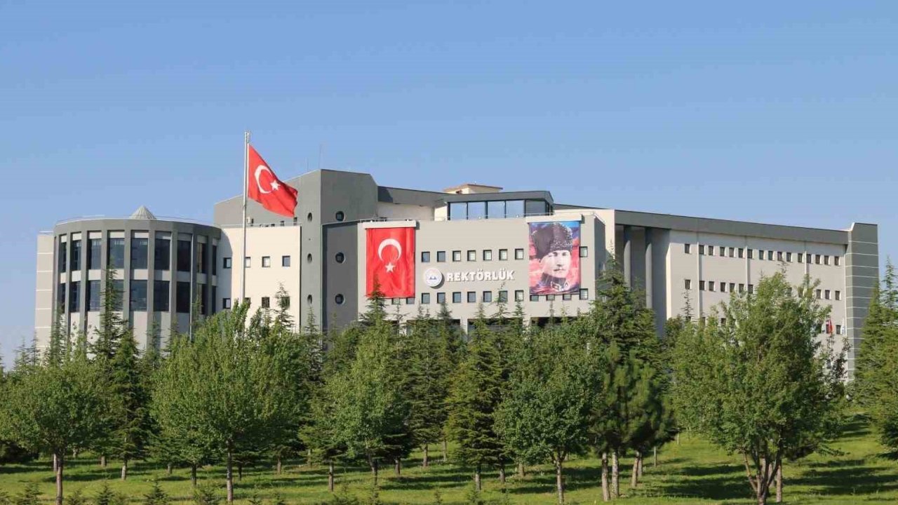 Erciyes Üniversitesi’ne ’Binalarda Enerji Verimliliği Başarı Belgesi’ verildi