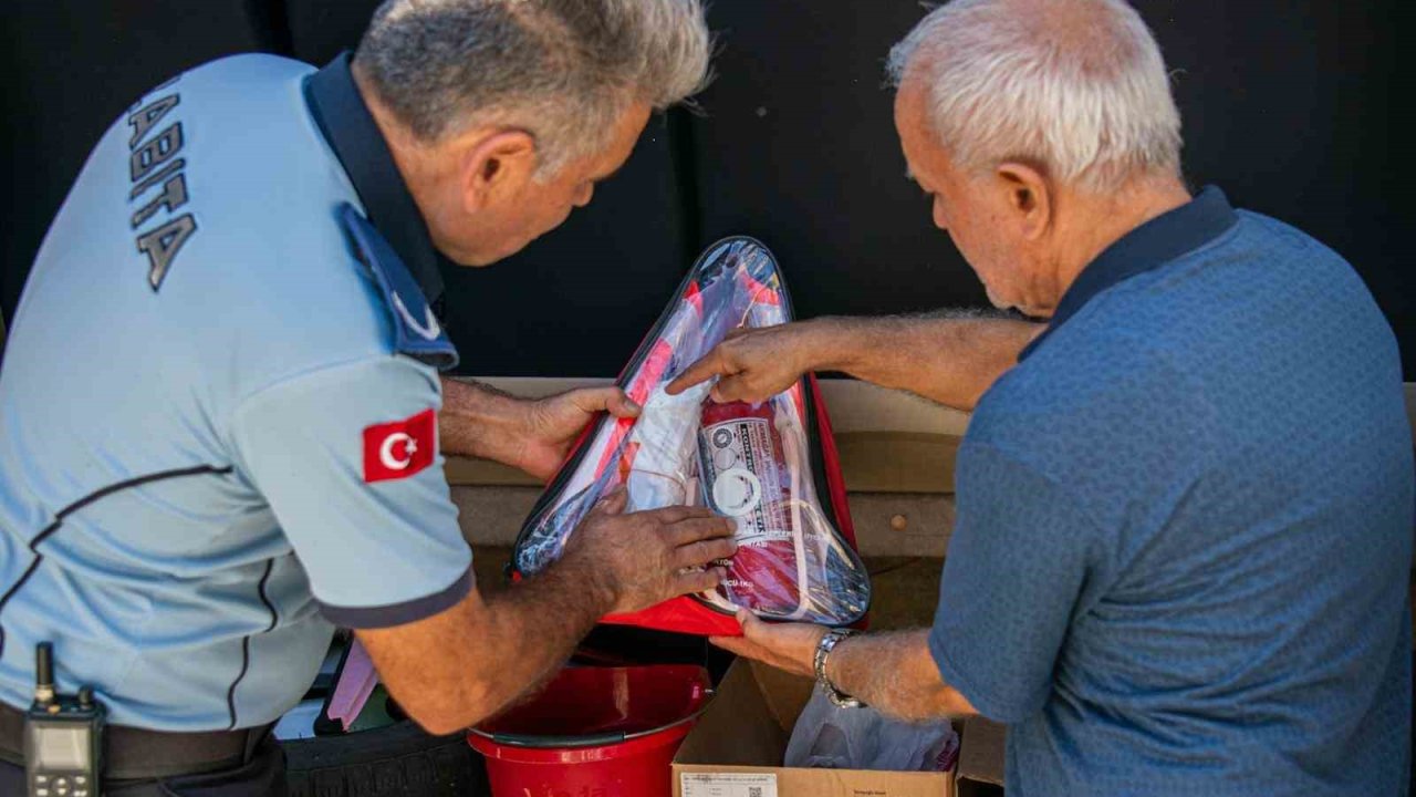 Kuşadası’nda okul servisleri denetlendi