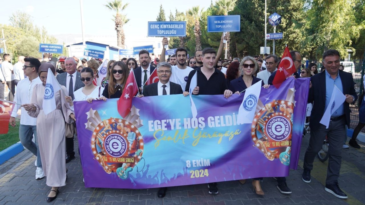 Egeli öğrenciler yeni akademik yıla şenlikle “Merhaba” dedi