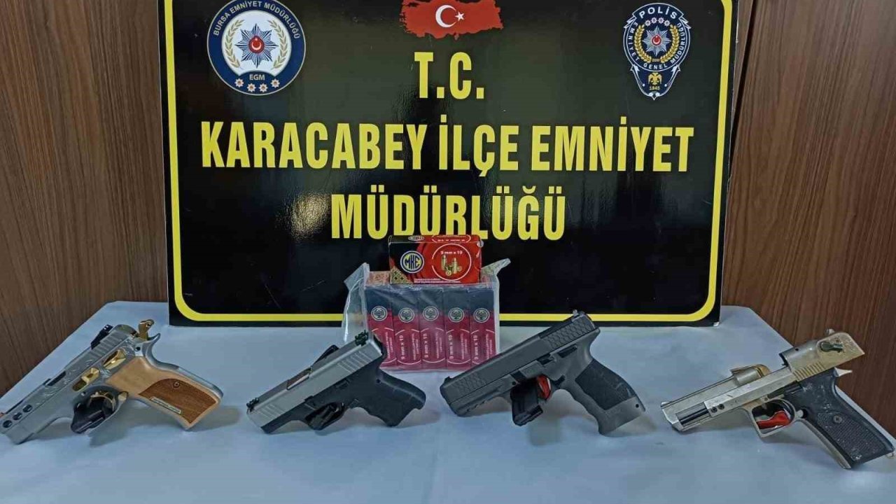 Karacabey’de bir evde 4 adet tabanca ele geçirildi