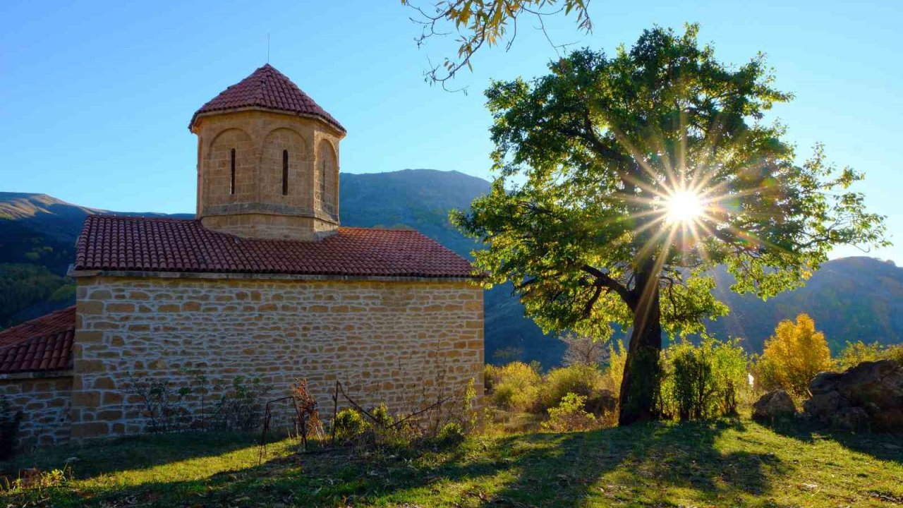 674 yıllık İmera Manastırı’nda sonbaharın sessiz güzelliği