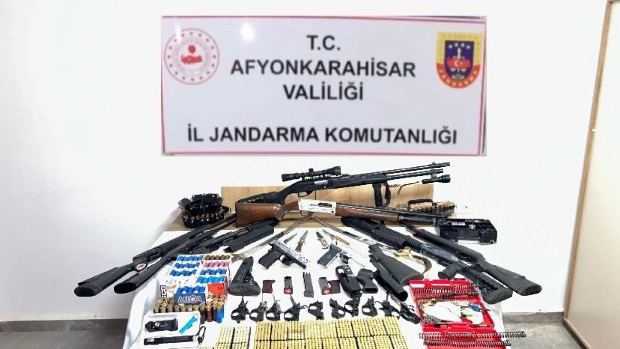 Silah kaçakçısını jandarma yakaladı