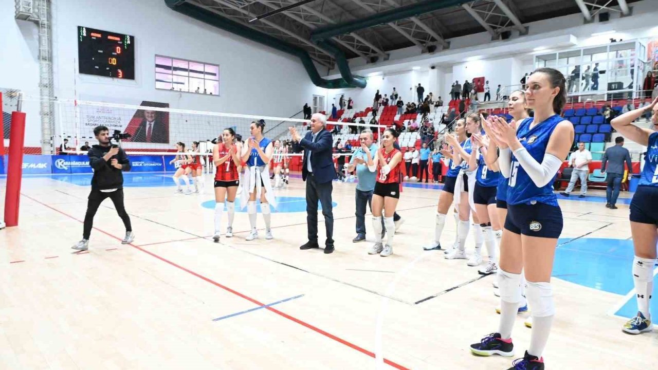 Ligin 2. haftasında Bozüyük Belediyesi Eğitim Spor: 0 Karşıyaka : 3