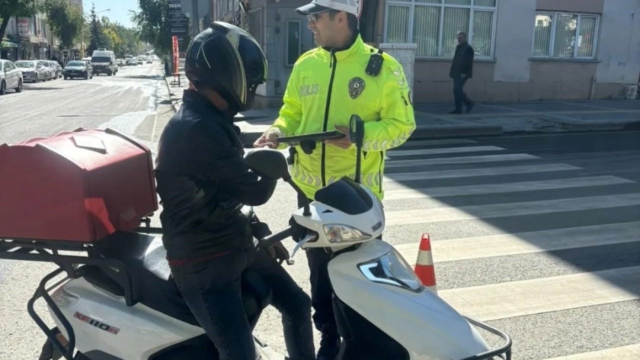 Kars’ta motosiklet kuryeler denetlendi