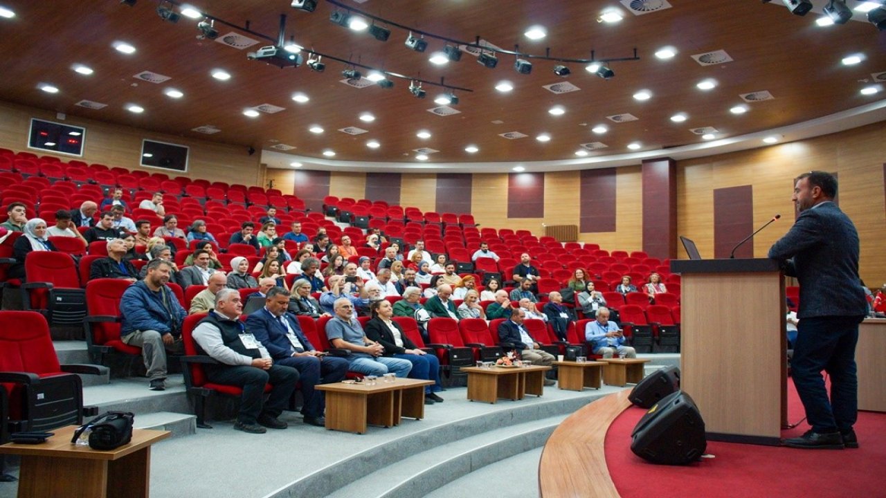 Kastamonu Üniversitesi’nde Türkiye’nin zengin bitki örtüsü konuşuldu