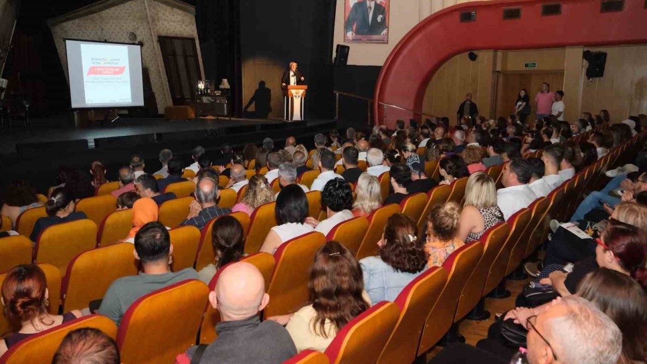 Adana Büyükşehir Belediyesi 9. Şehir Tiyatroları Festivali başladı.