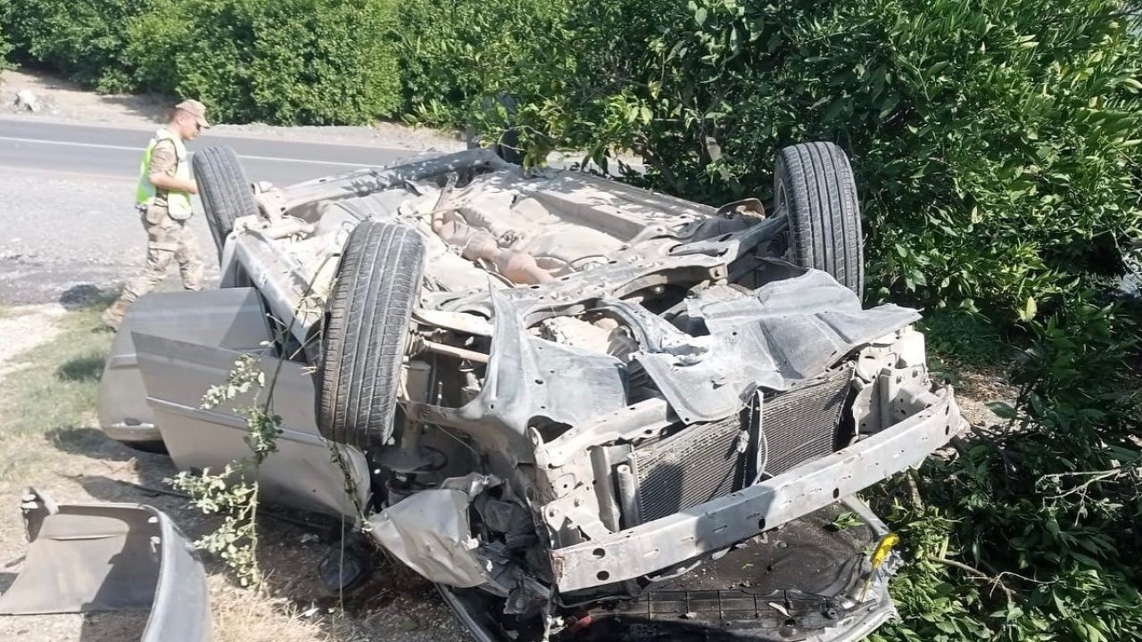 Ters dönen otomobilin sürücüsü yaralandı