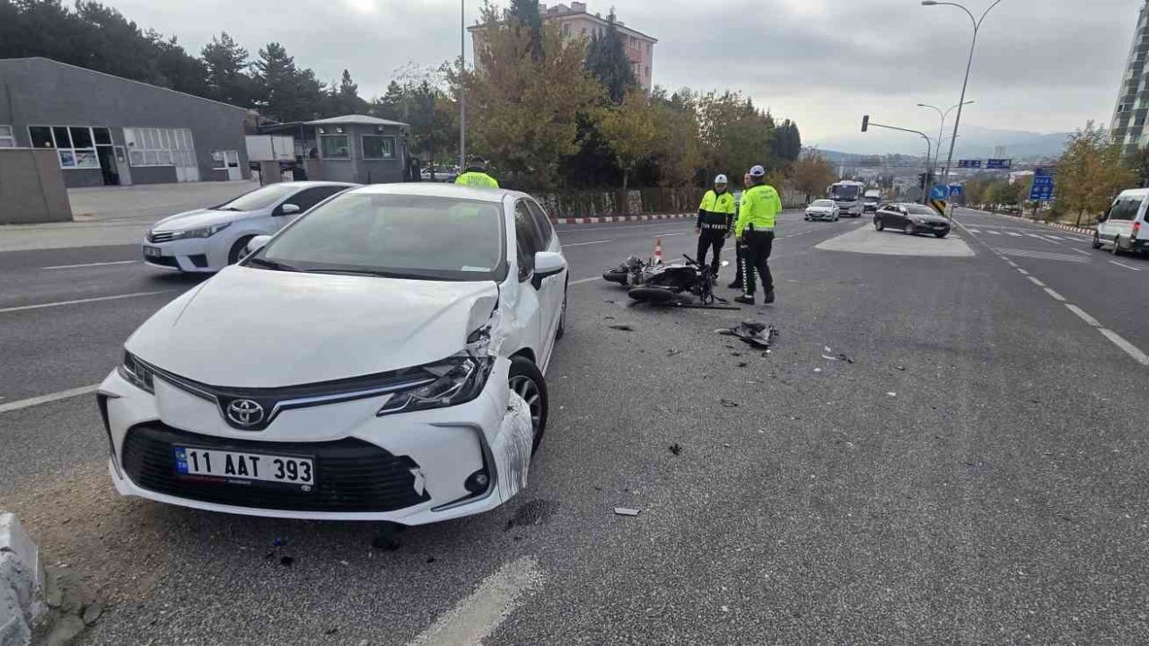 Polisevi Kavşağı’nda meydana gelen trafik kazasında 1 kişi yaralandı