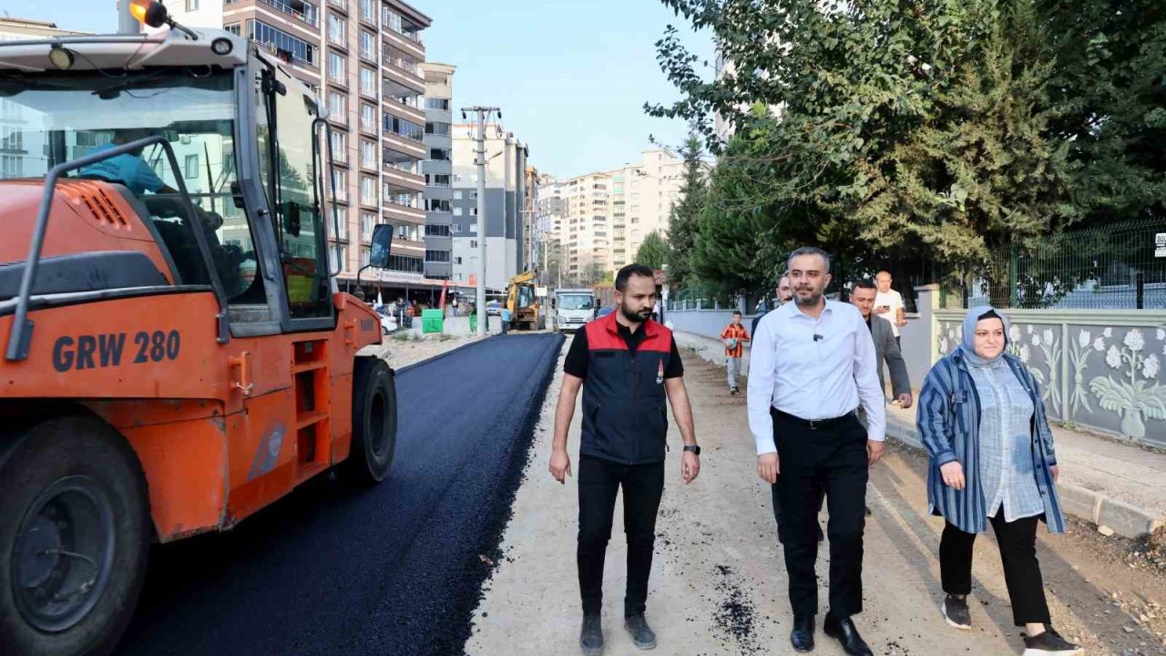 Onikişubat Belediyesi’nden asfalt atağı