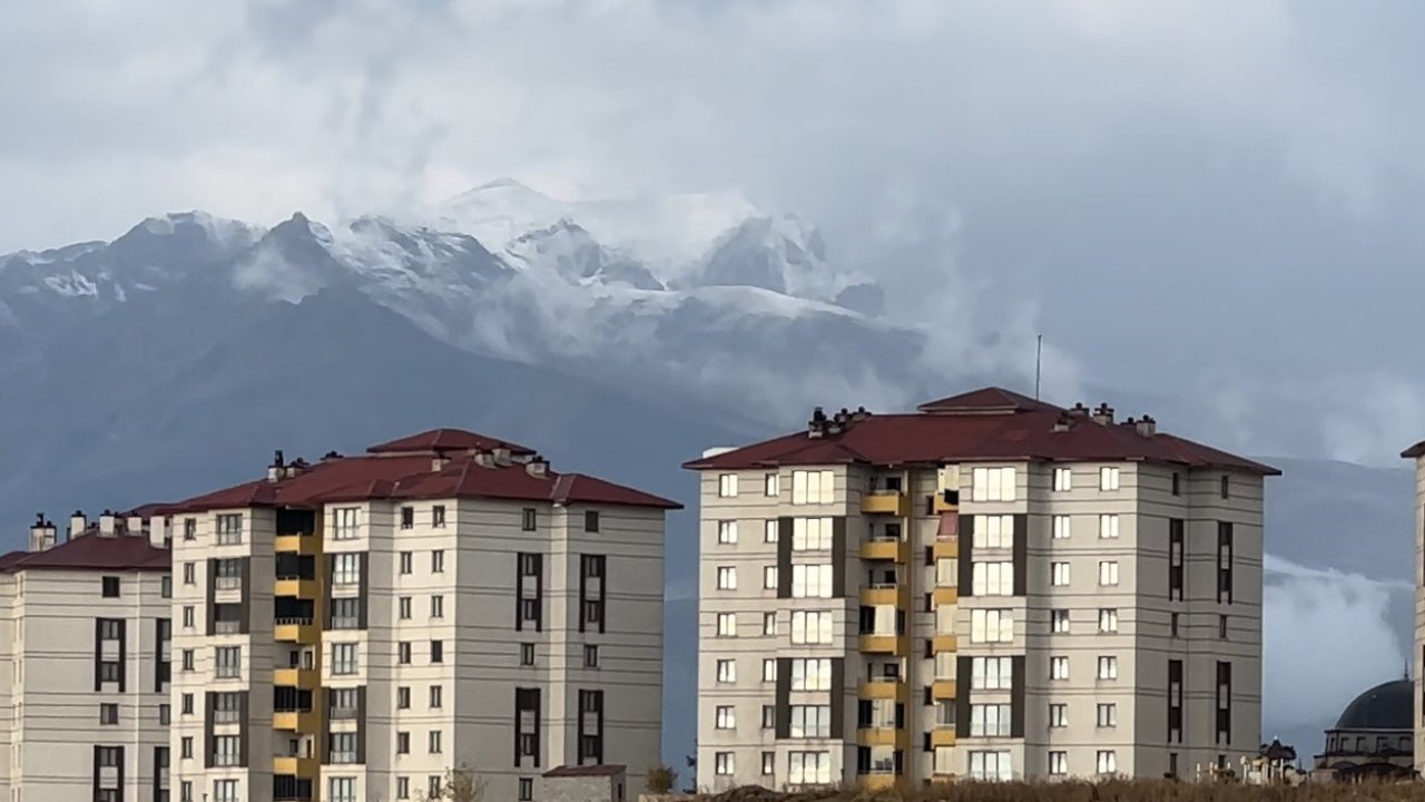 Cilo Dağı yeniden beyaza büründü