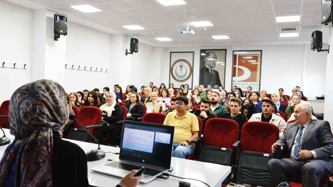 Bilecik’te ‘Hastanelerde Eczacılık Hizmetleri’ semineri düzenlendi