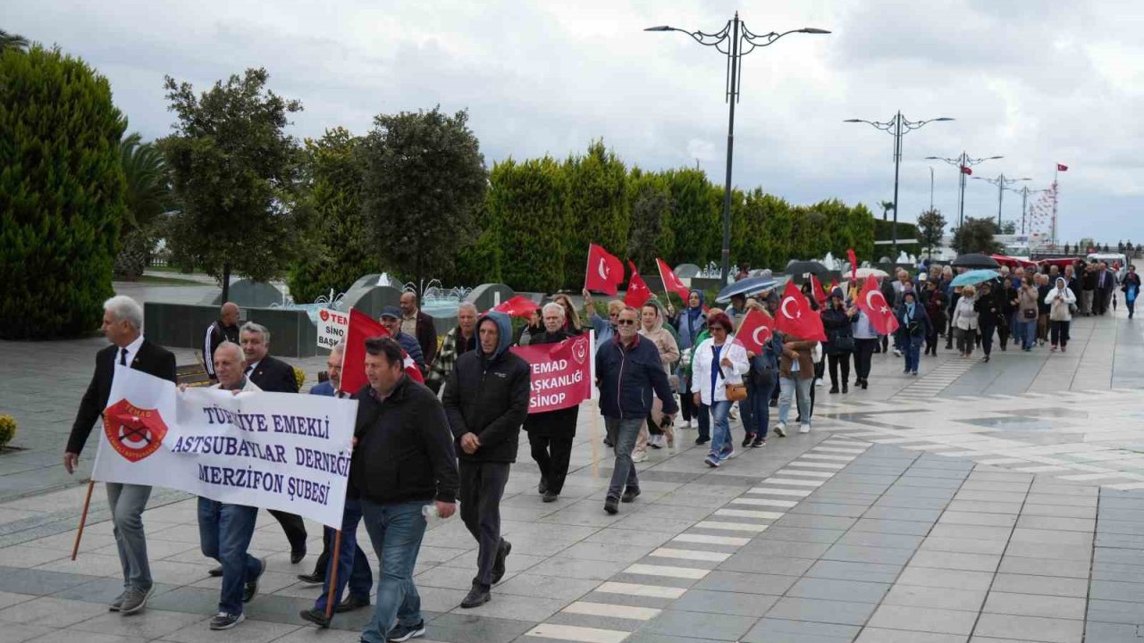 ’17 Ekim Astsubaylar Günü’nde emekli astsubaylardan yürüyüş