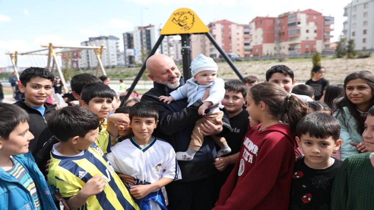 Başkan Çolakbayrakdar: “Çocuklar için bütün parklarda toprak alanlar yapıyoruz”