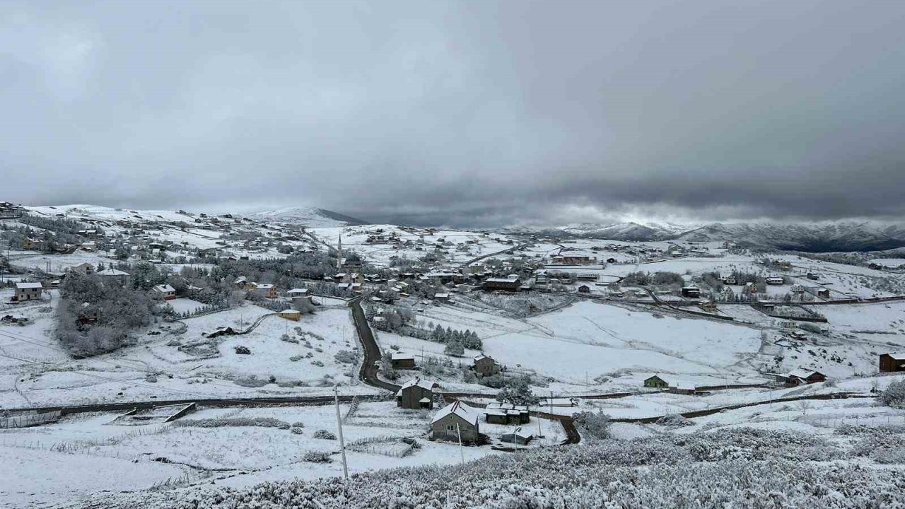 Ordu’ya mevsimin ilk karı düştü