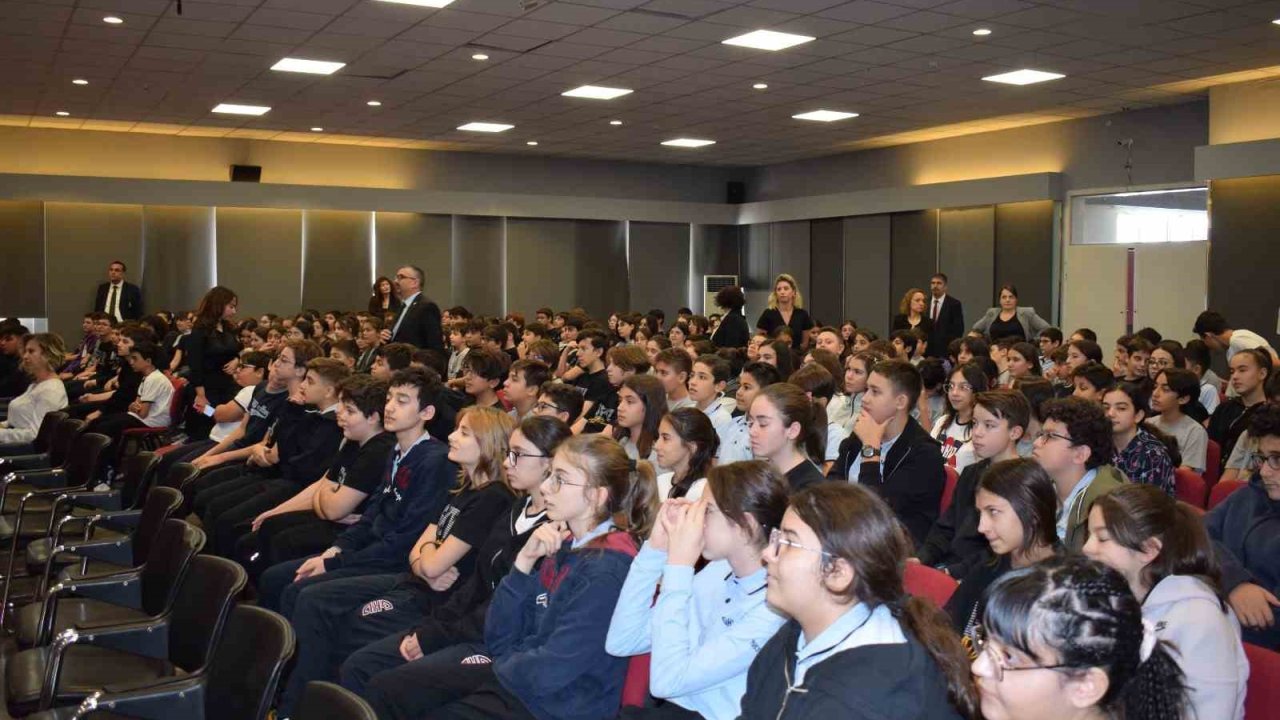 GKV’de teknoloji bağımlılığı, teknolojiyi bilinçli kullanma ve siber suçlar semineri