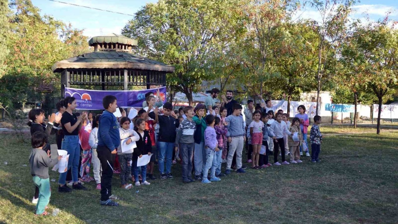 Lice’de çocuklar için müzik ve resim atölyesi etkinliği