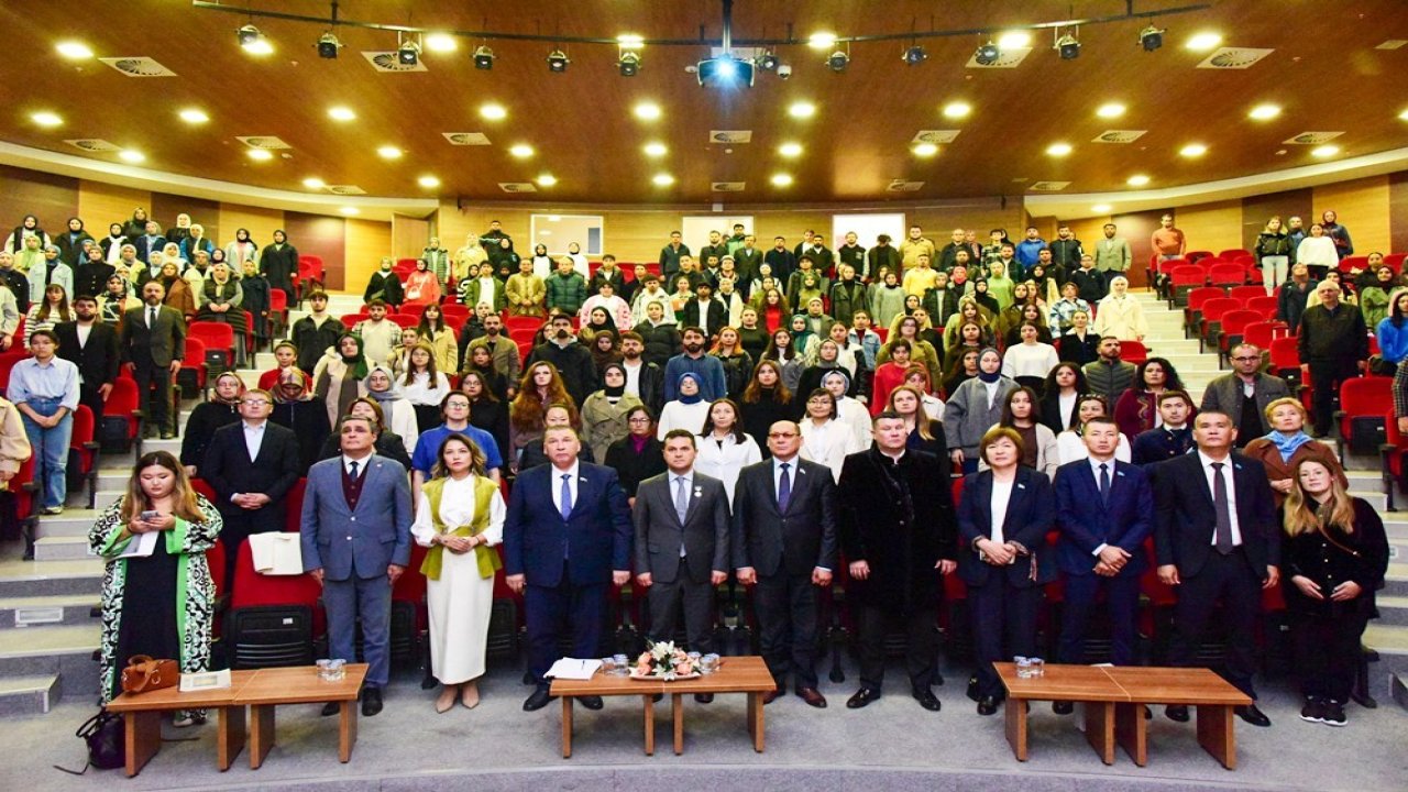 Kastamonu Üniversitesi’nde Türkiye ve Kazakistan’ın Cumhuriyetleşme süreçleri konuşuldu