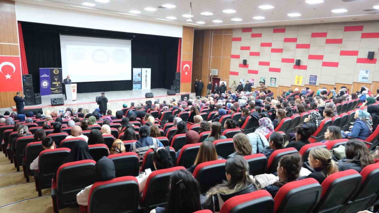 Ağrı’da "En İyi Narkotik Polisi; Anne" Projesi ile uyuşturucuyla mücadele yoğunlaşıyor