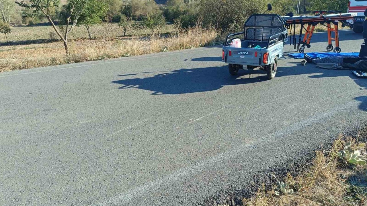 Afyonkarahisar’da moped kazası 3 yaralı