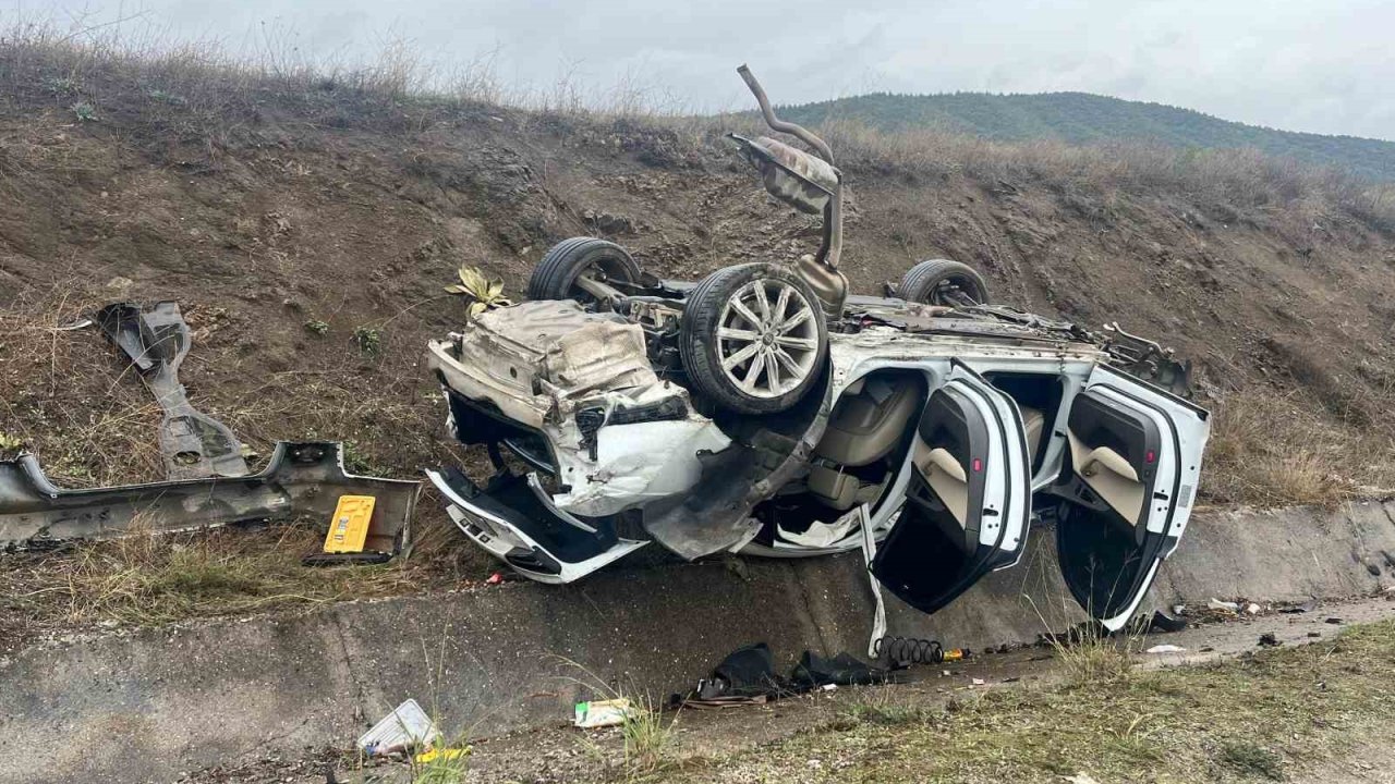 Takla atan milyonluk Audi hurda yığınına döndü