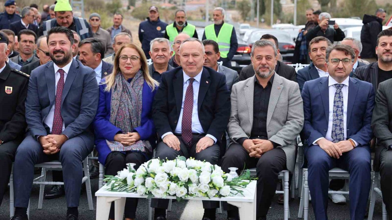 Çardak-Cezaevi yolu törenle trafiğe açıldı