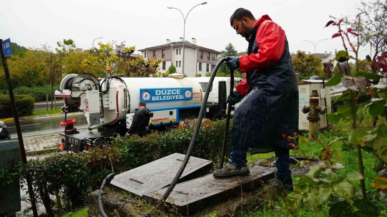 Düzce’de mazgallar temizlendi