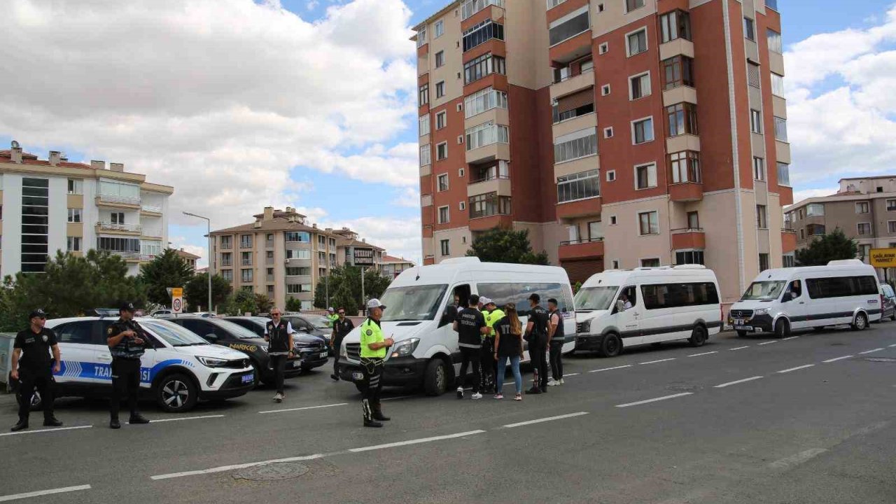 Tekirdağ’da okul ve yurt çevrelerinde güvenlik denetimleri: 16 aranan şahıs yakalandı