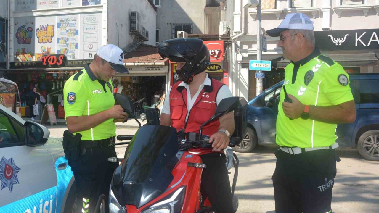 Ordu’da motosiklet ve otomobil sürücülerine eş zamanlı denetim