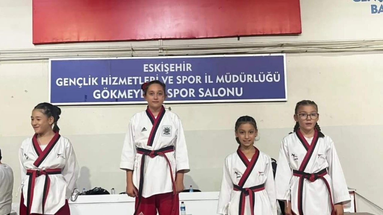 Eskişehir Orgeneral Halil Sözer Ortaokulu taekwondo ekibi yeni sezona başarıyla başladı