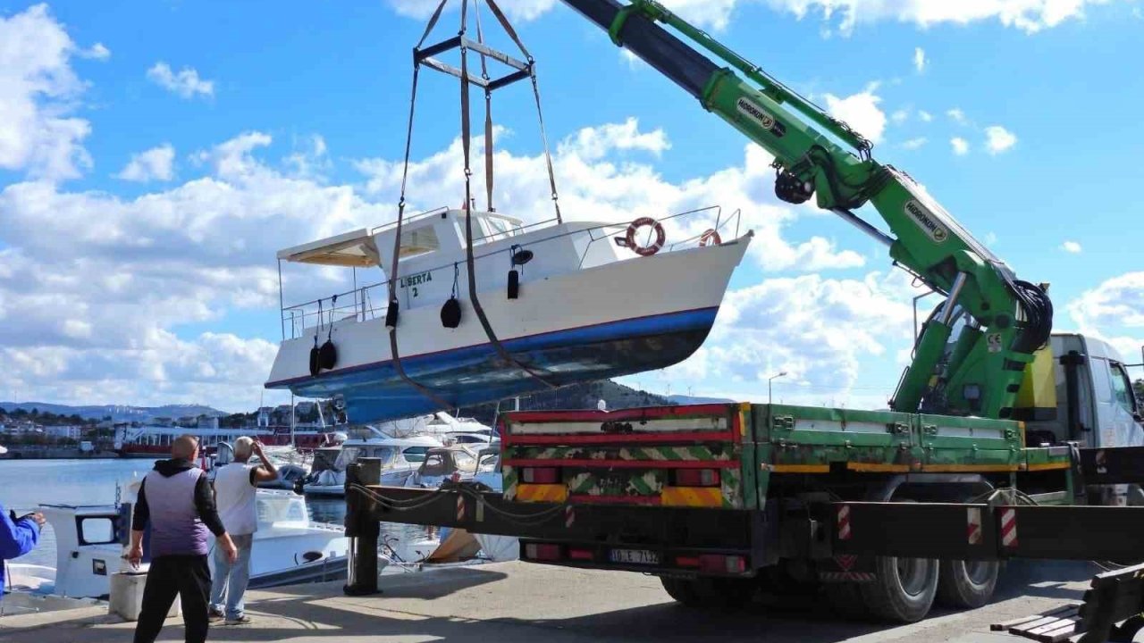 Erdek’te tekneler yeni sezona hazırlanıyor