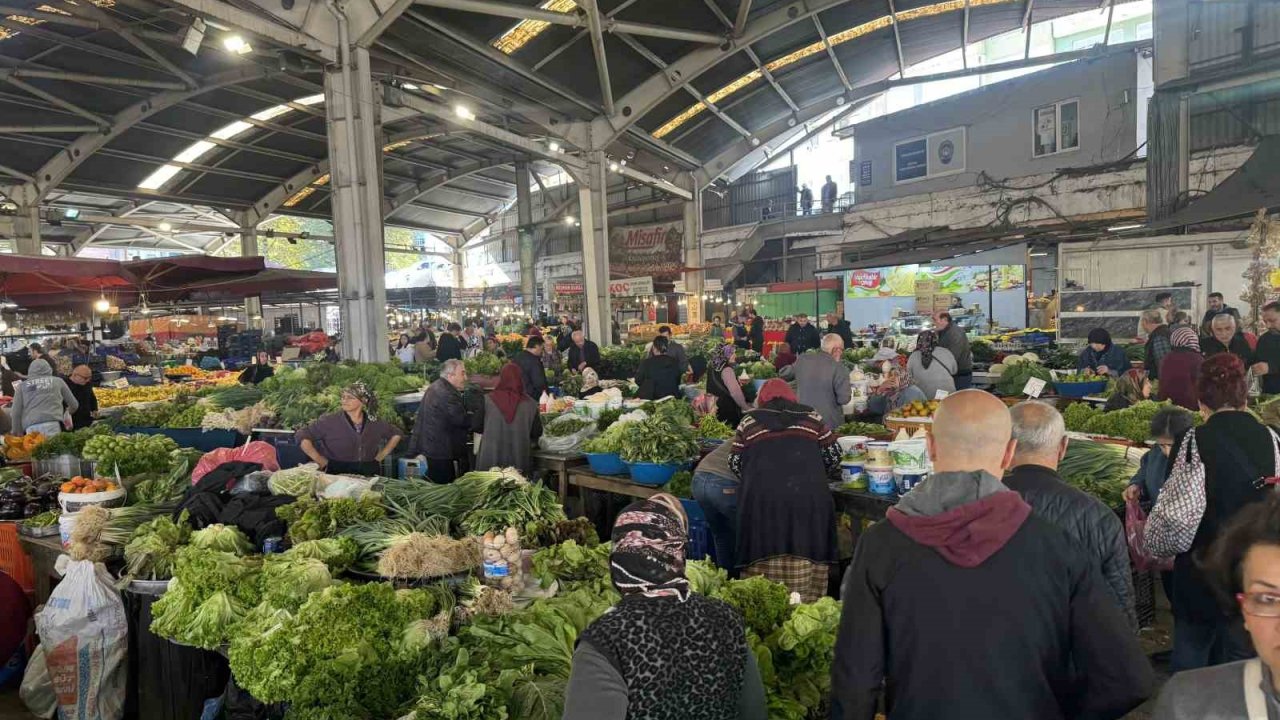 Halk pazarında alım gücü düştü