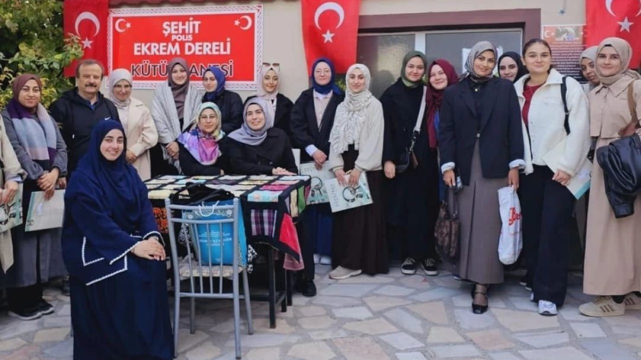 Kur’an kursunda kursiyerler geleneksel Kütahya kıyafetlerini ve yemeklerini tanıttı