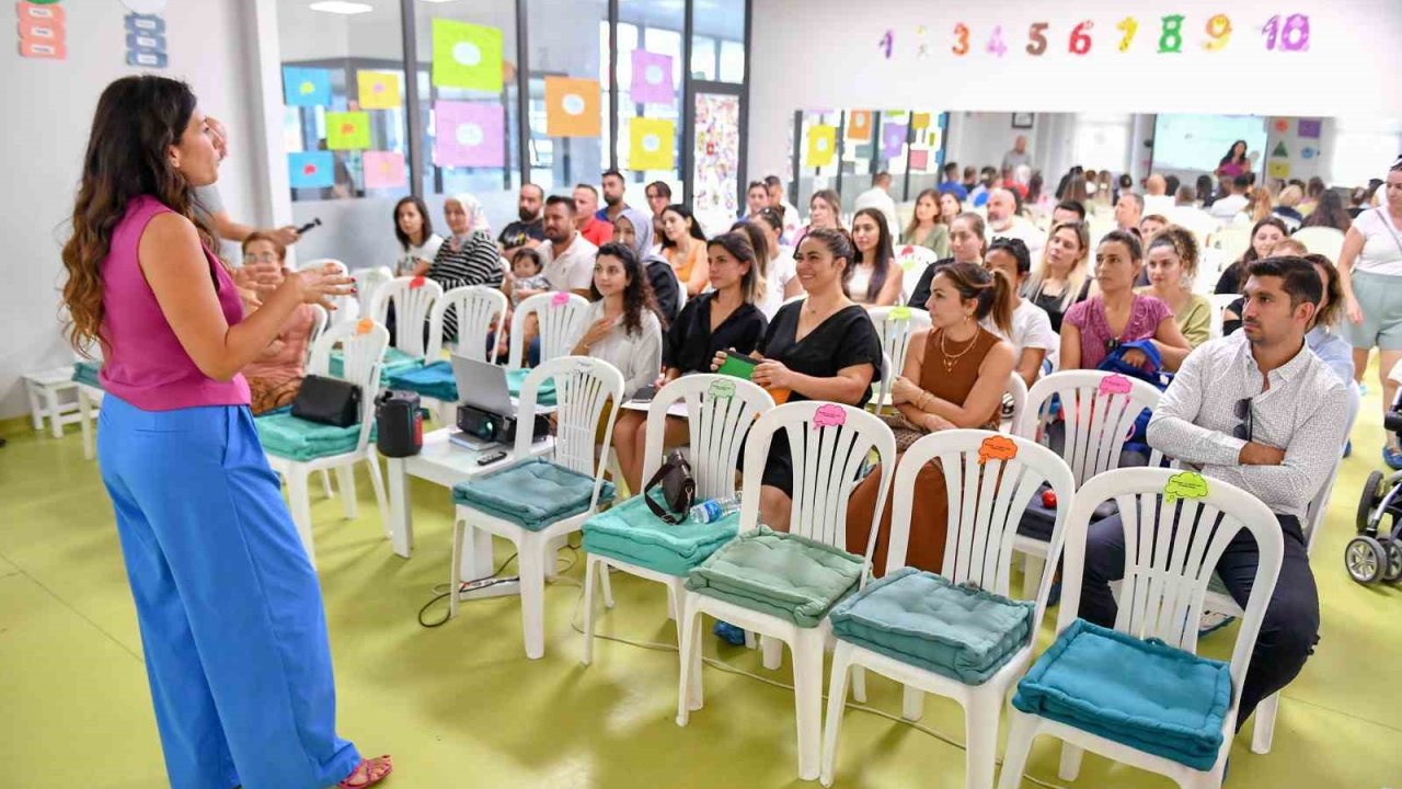 Ebeveynler ’çocukların ekran kullanımı’ konusunda bilgilendirildi