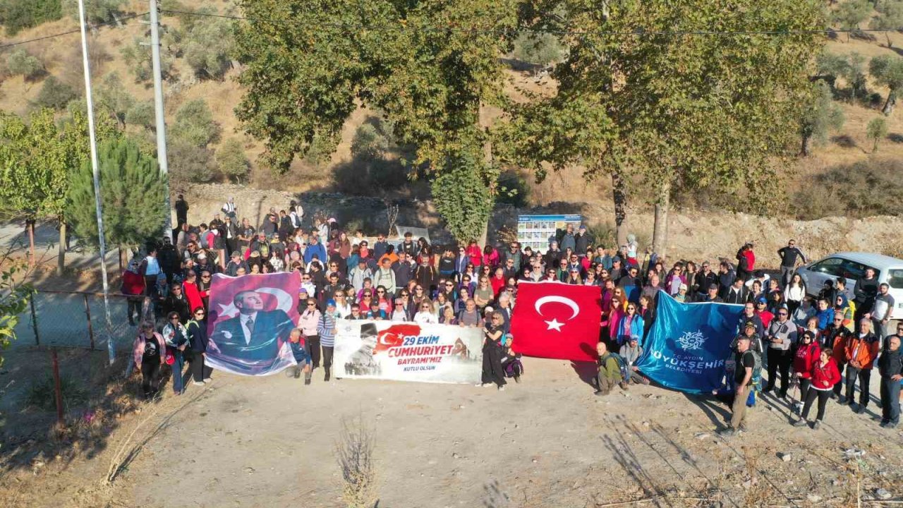 Cumhuriyet’in 101. yılında trekking etkinliğinde buluştular