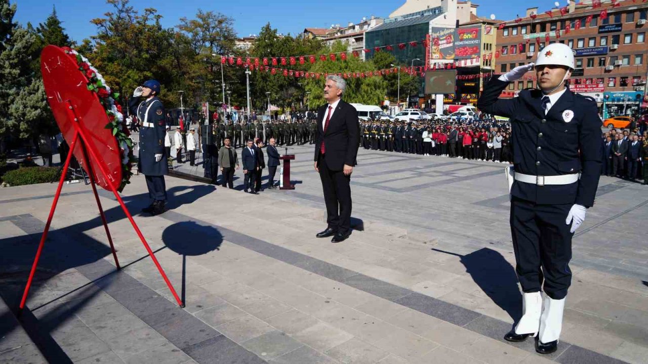 Kırıkkale’de Cumhuriyet Bayramı töreninde çelenkler sunuldu