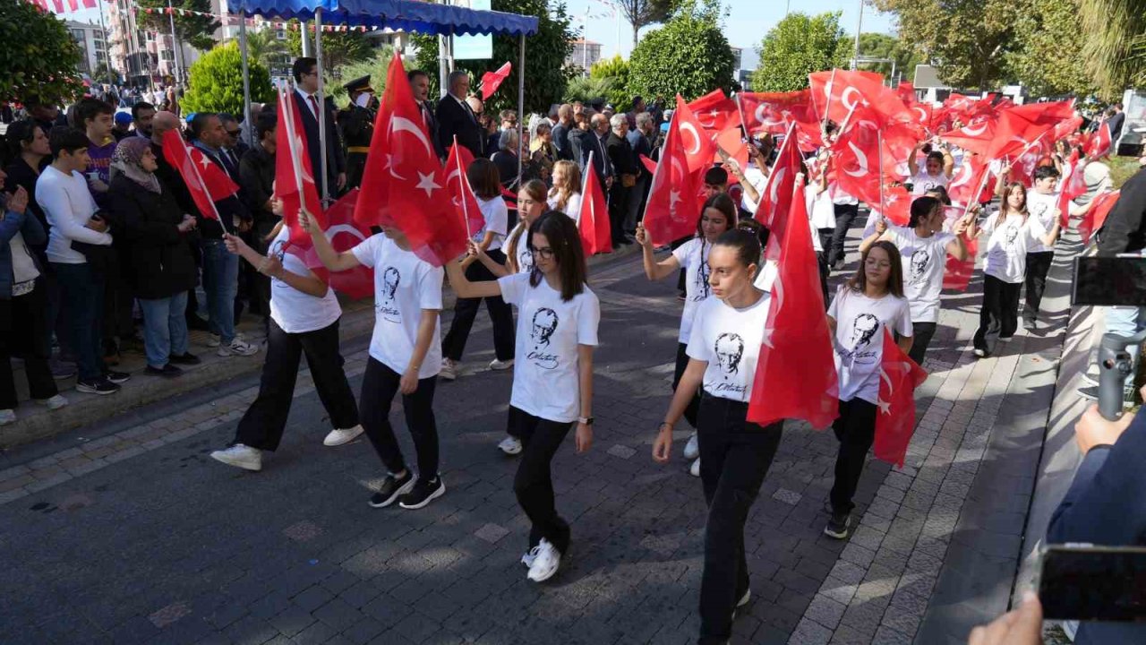 Cumhuriyetin 101. Yılı Edremit’te coşkuyla kutlandı