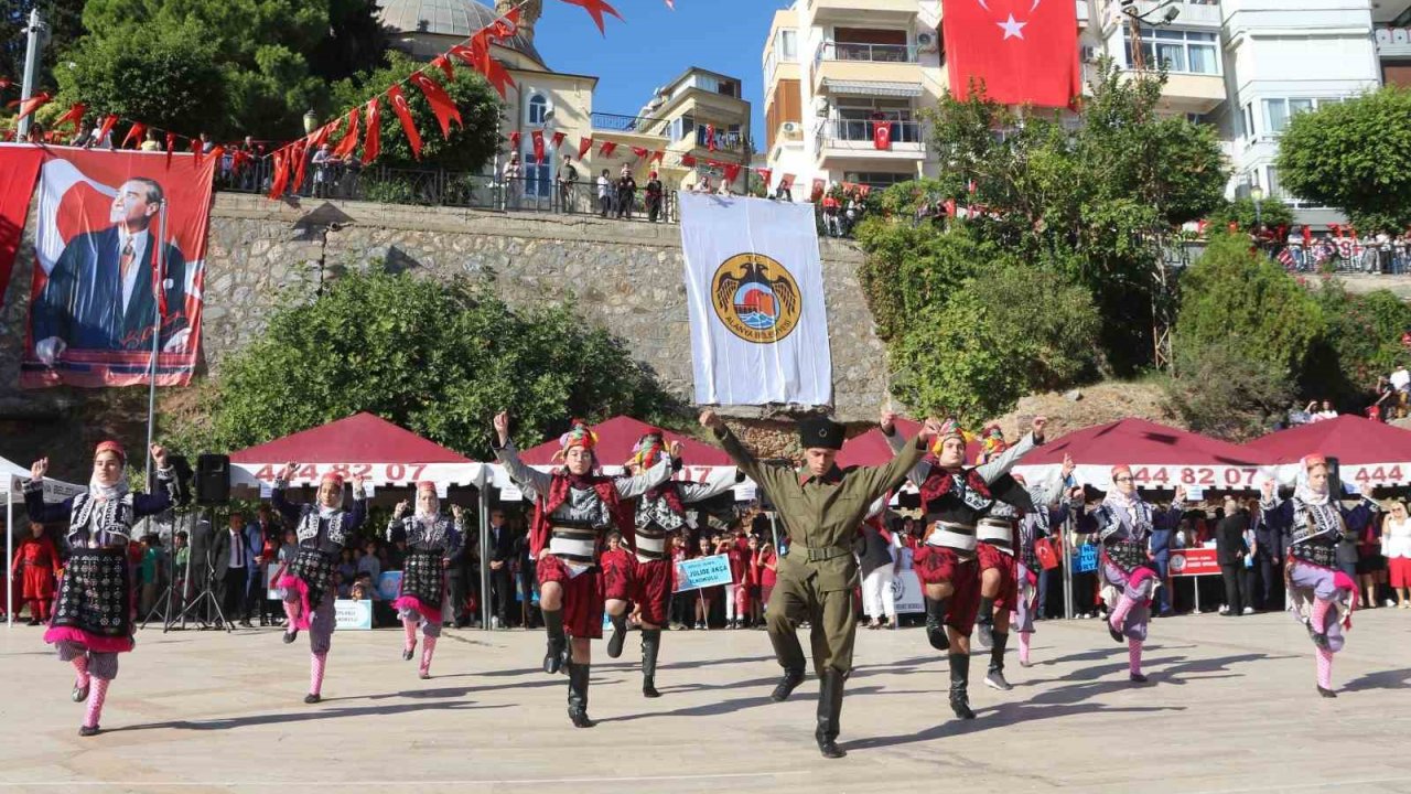 Alanya’da Cumhuriyet Bayramı coşkuyla kutlandı