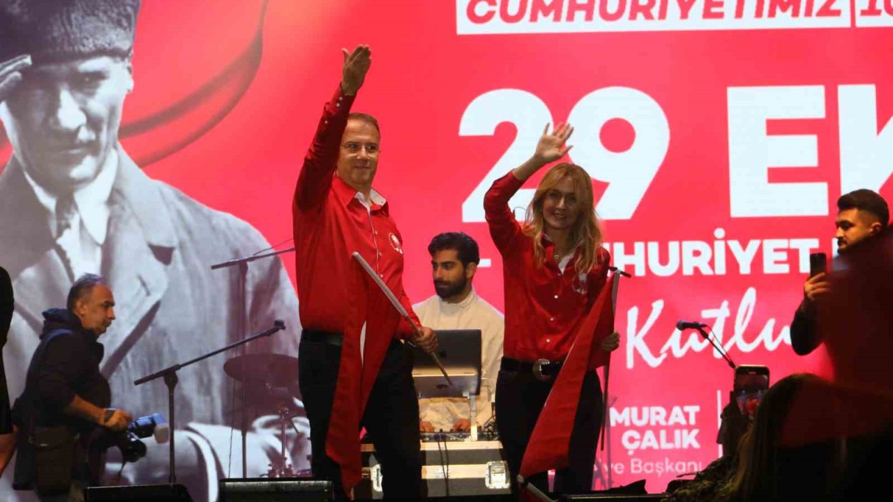 Beylikdüzü’nde Cumhuriyet’in 101’inci yılı coşkuyla kutlandı