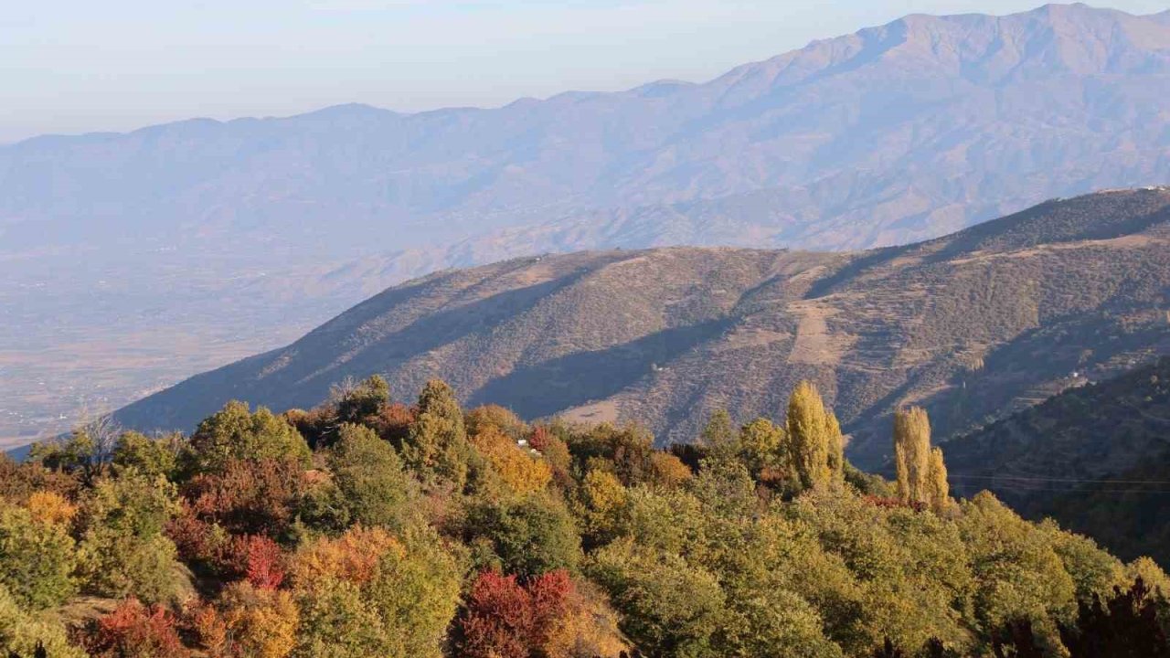 Aydın dağlarındaki sonbahar manzaraları mest ediyor